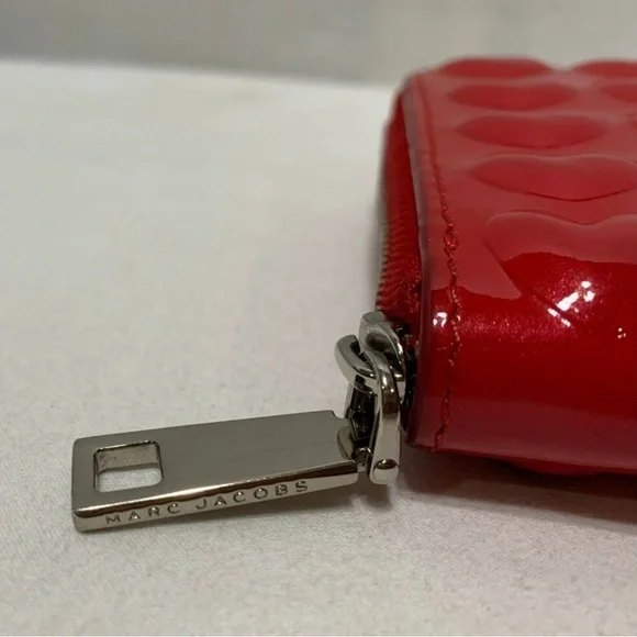 Marc Jacobs Bubble Hearts Patent Leather Zip Wallet - Picture 5 of 9
